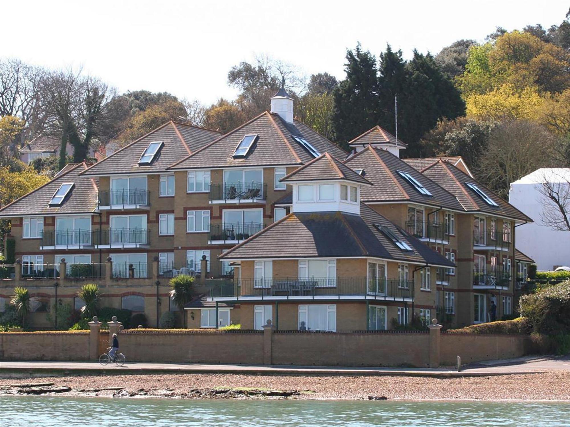 Solent View Apartment Cowes  Exteriör bild