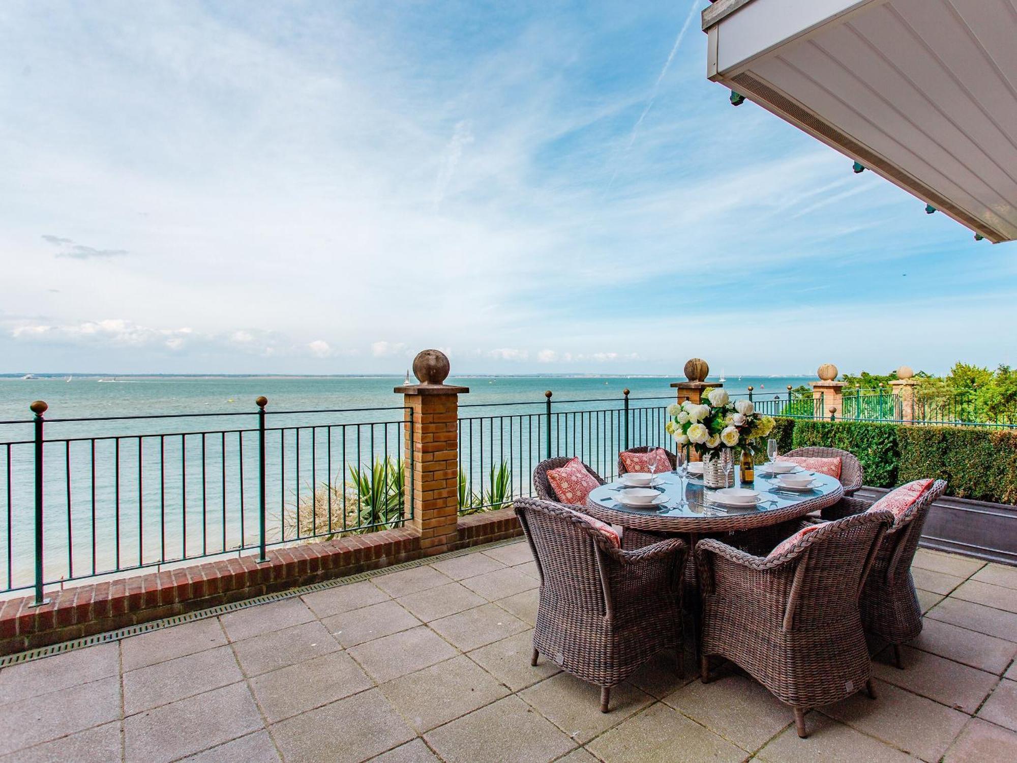 Solent View Apartment Cowes  Exteriör bild
